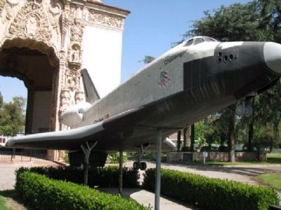 Challenger side of the Shuttle image. Click for full size.