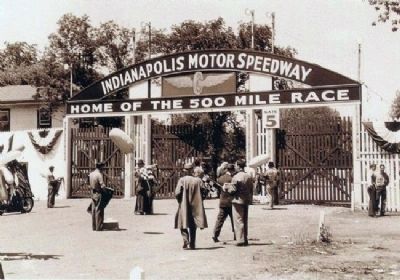 Track Entrance - Gate # 5 . . . image. Click for full size.