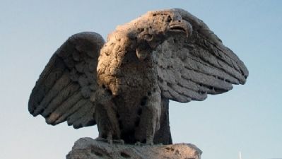 World War Memorial Eagle. Click for full size. World War Memorial Eagle image. Click for full size.