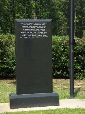 Pinelawn Memory Gardens Veterans Monument Marker image. Click for full size.