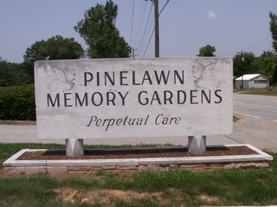 Pinelawn Memory Gardens Sign image. Click for full size.