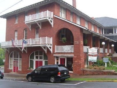 The Belmont Inn and Marker (Far Right) image. Click for full size.