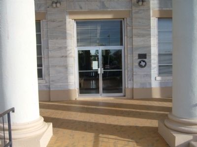 Deaf Smith Courthouse Marker. Click for full size. Deaf Smith Courthouse Marker image. Click for full size.