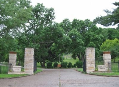 Woodlawn Cemetery. Click for full size. Woodlawn Cemetery image. Click for full size.