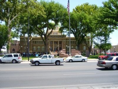 Chaves County Courthouse image. Click for full size.