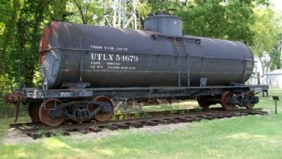 Union Tank Car and Marker image. Click for full size.