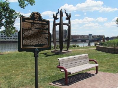 Packers Heritage Trail Marker, Fox River and artwork image. Click for full size.