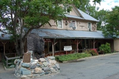 Lewiston Hotel image. Click for full size.