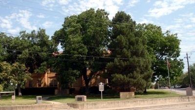 Kinney County Courthouse and Marker view from Ann Street. Click for full size. Kinney County Courthouse and Marker view from Ann Street image. Click for full size.