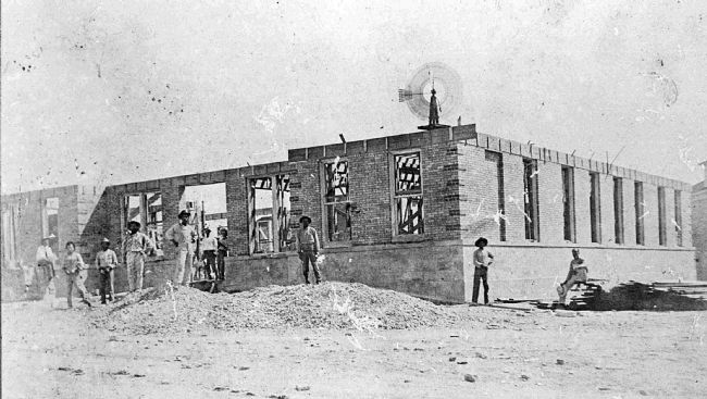 Kinney County Courthouse under construction image. Click for full size.