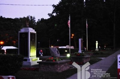Edmund Lyon Park Memorials image. Click for full size.