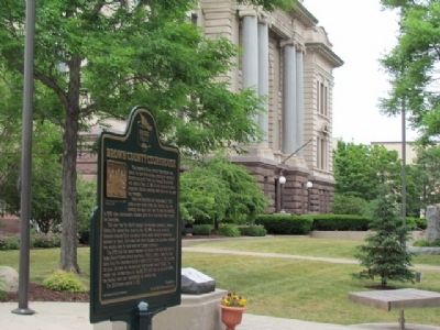 Brown County Courthouse and Marker. Click for full size. Brown County Courthouse and Marker image. Click for full size.