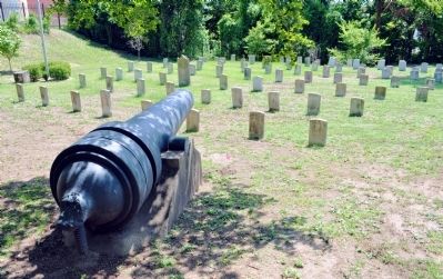 The Brooke Rifle Overlooking the Confederate graves in Linwood Cemetery image. Click for full size.