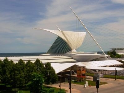 Milwaukee Art Museum Expansion image. Click for full size.
