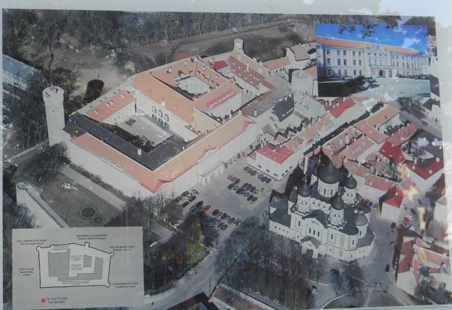 <i>Toompea Loss</i> Marker: close-up of aerial photo and diagram image. Click for full size.
