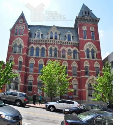 Pioneer School Marker and Building image. Click for full size.