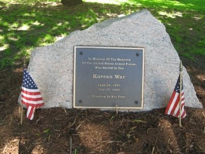 Guilford Korean War Monument image. Click for full size.