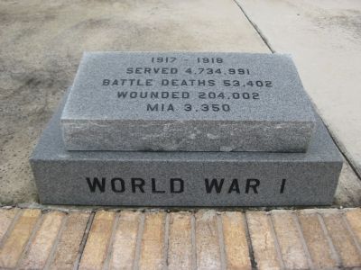 Fort Meade Veterans Memorial image. Click for full size.