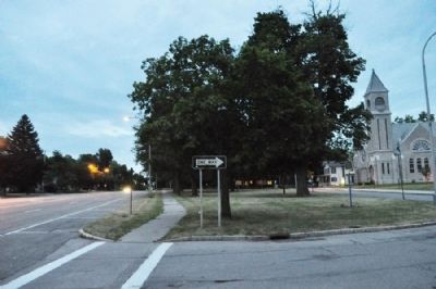 Town of LeRoy Marker as seen facing East image. Click for full size.