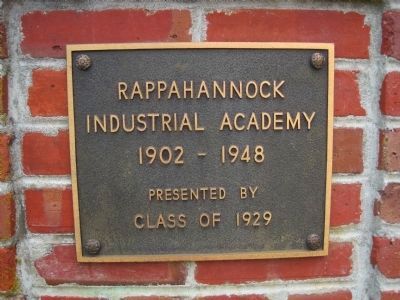 Sign on the entrance gateposts for the Rappahannock Industrial Academy image. Click for full size.