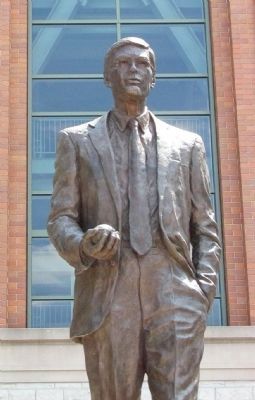 Allan H. Selig Statue image. Click for full size.