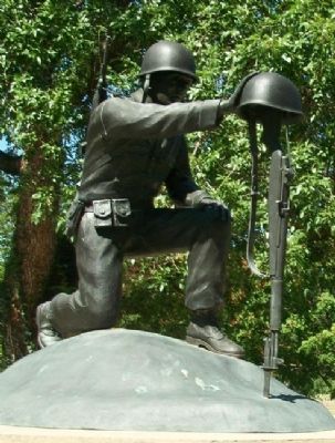 Kansas Korean War Memorial Statue image. Click for full size.