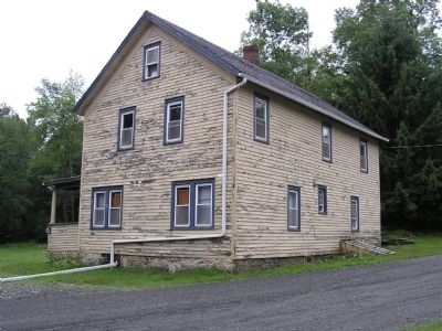 This is the last of the original Gilman homesteads. image. Click for full size.