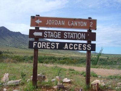 Sign at turn-off for Forest Road 4232. Click for full size. Sign at turn-off for Forest Road 4232 image. Click for full size.