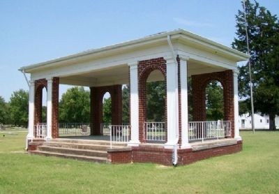 World War Homefront and Neodesha Cemetery Association Founders Memorial Pavilion image. Click for full size.