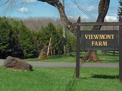 Viewmont Farm Sign image. Click for full size.