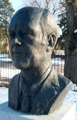 President Gerald R. Ford Bust image. Click for full size.