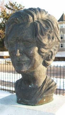 First Lady Betty Ford Bust image. Click for full size.