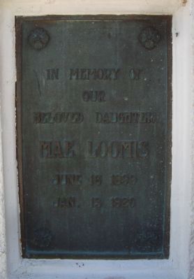 Memorial Dedication Plaque to Mae Loomis image. Click for full size.