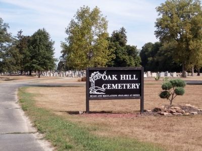 Sign - - " Oak Hill Cemetery " image. Click for full size.