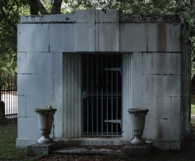 Abraham Lincoln Lewis Mausoleum. Click for full size. Abraham Lincoln Lewis Mausoleum image. Click for full size.