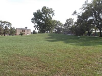 Indian mound on the grounds of the Villa Louis image. Click for full size.
