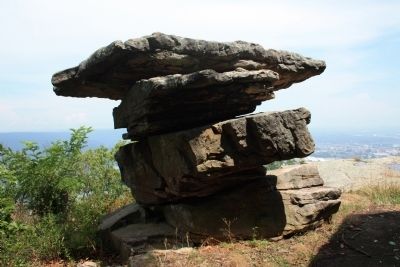 Point Park's Umbrella Rock image. Click for full size.