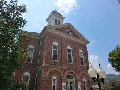 Braxton County Courthouse image. Click for full size.