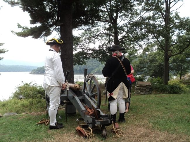 Reenactors in Marine Battery image. Click for full size.