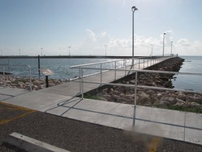 Entrance to Jetty - Marker is on left of entrance image. Click for full size.