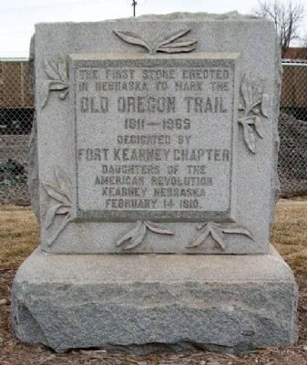 Old Oregon Trail Monument image. Click for full size.