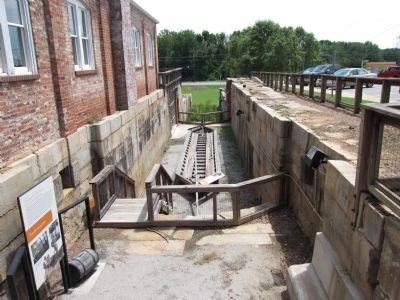 Canal Lock and Batteaux image. Click for full size.