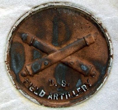 World War Memorial Artillery Medallion image. Click for full size.