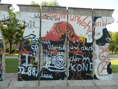 Sections of the Berlin Wall image. Click for full size.