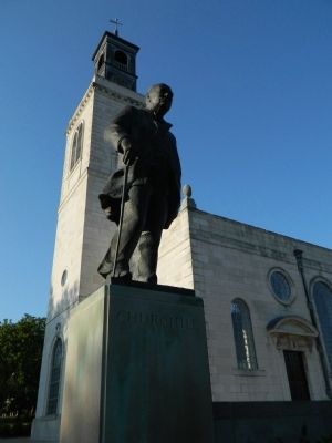 Winston Churchill Statue image. Click for full size.