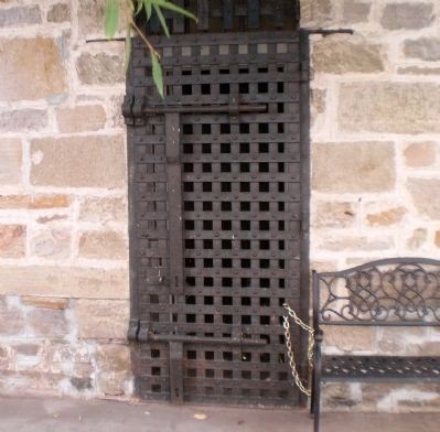 Metal Grate Outside Door image. Click for full size.