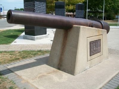 Veterans Memorial Cannon image. Click for full size.