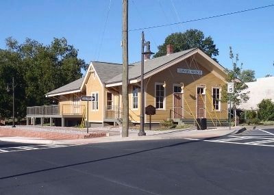 The Flowery Branch Depot and Marker image. Click for full size.