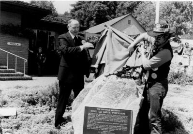 Wine Maker, Brother Timothy and Humbug Loren Wilson unveil plaque at original dedication. image. Click for full size.
