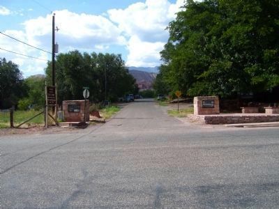 Markers at Entrance to Mulberry Lane. image. Click for full size.